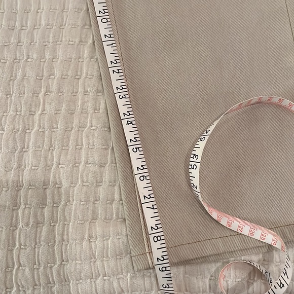 Good American Jeans - Picture 8 of 12